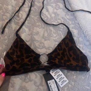 NWT Cropped ring middle halter tie top